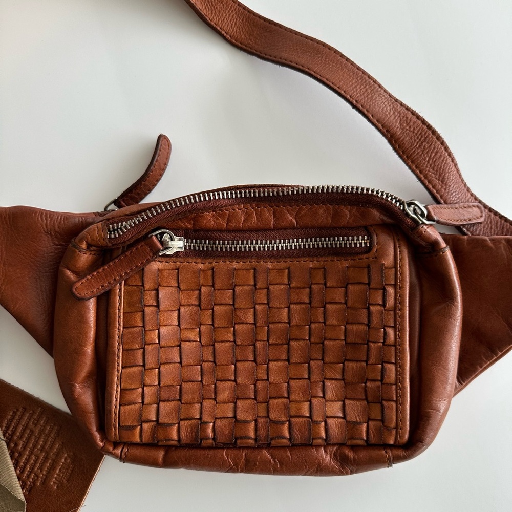 Vilenca Holland Brown Woven Leather Crossbody | Belt Bag